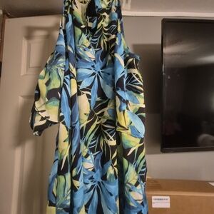 Cato Leaf Patterned Dress in Black and Green